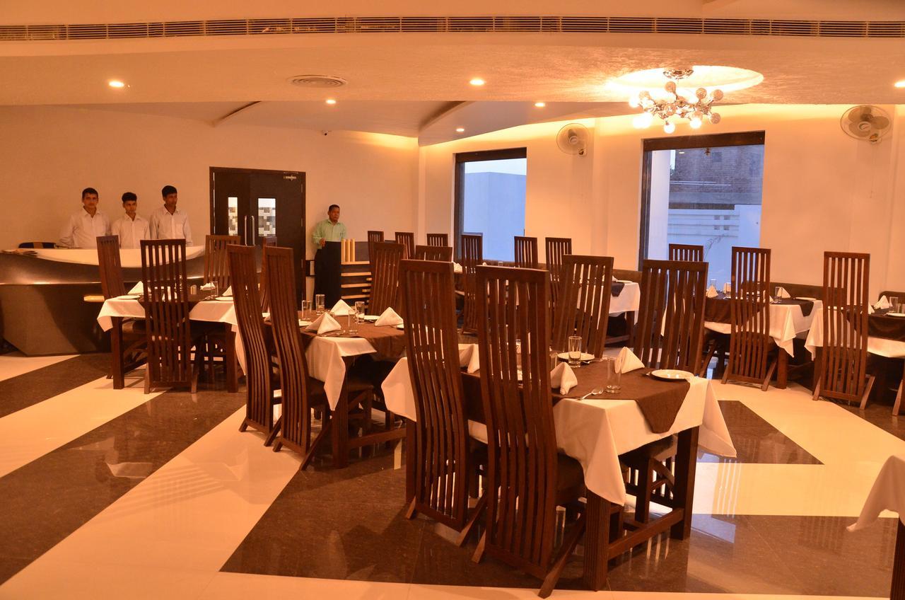 Hotel Bellevue Inn Ganganagar Екстер'єр фото